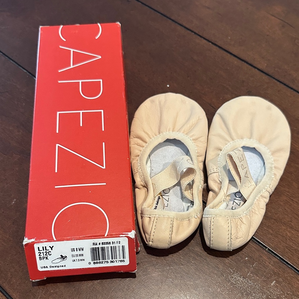 Capezio Kids Slippers in Beige